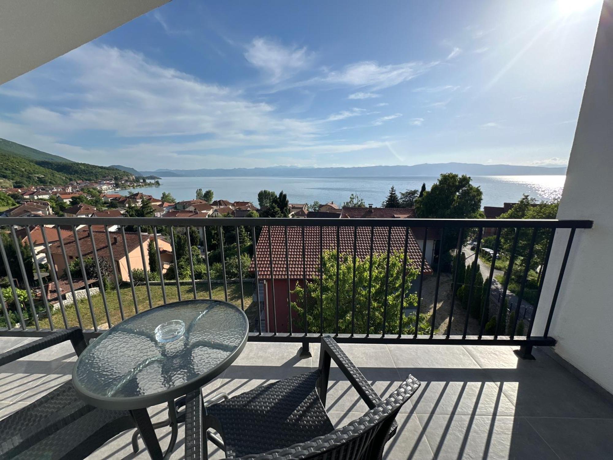Villa Forest Ohrid เปสตานิ ภายนอก รูปภาพ